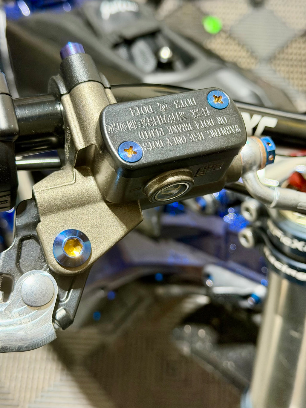 Ultra Bee Brake Lever Titanium Pivot Bolt
