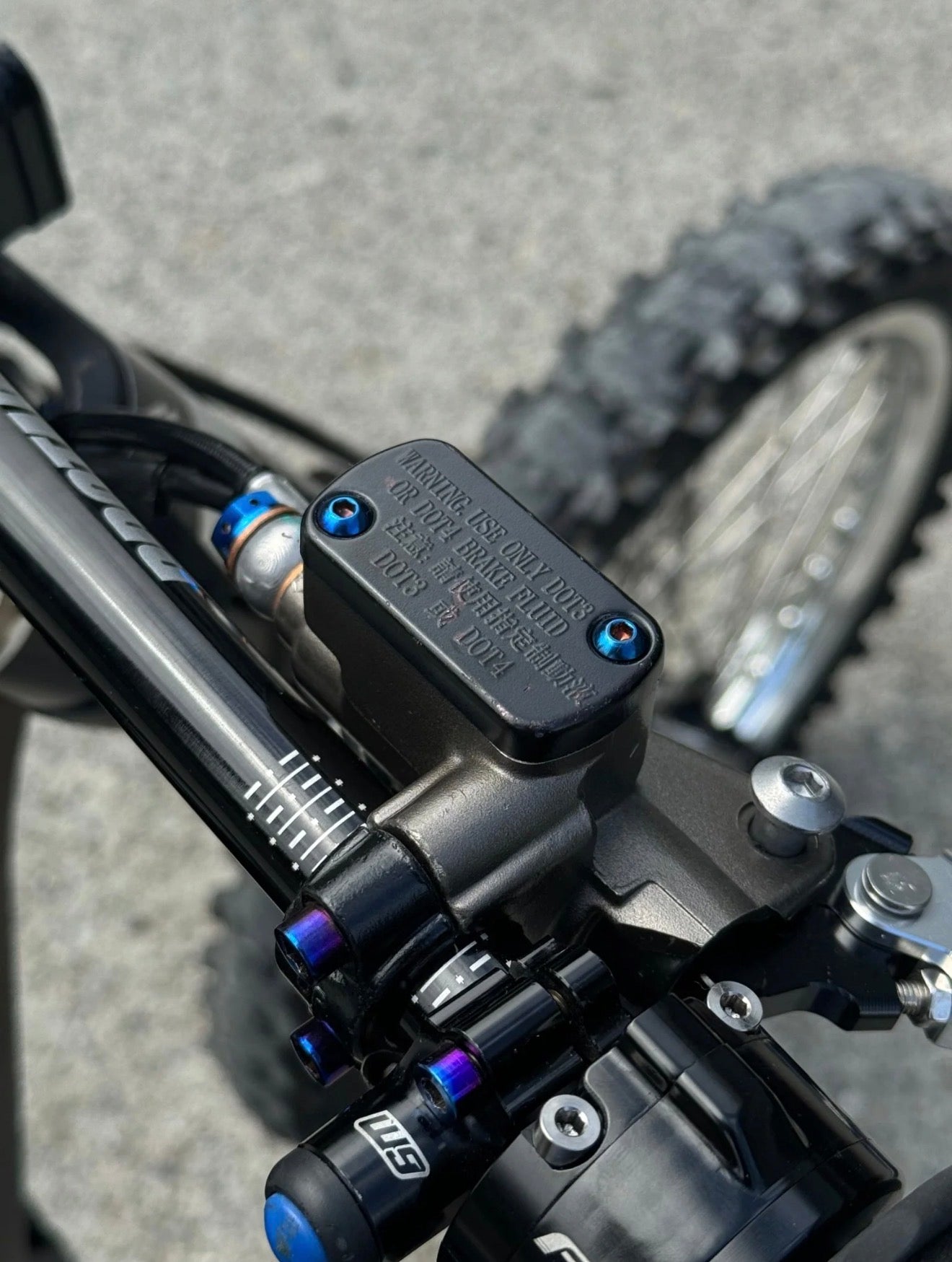 Ultra bee brake resivour titanium bolts