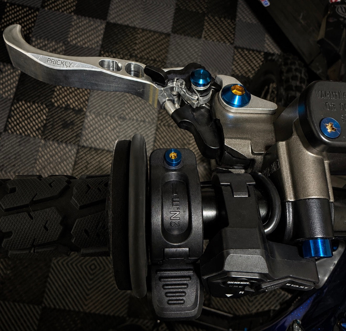 Regen throttle titanium bolt