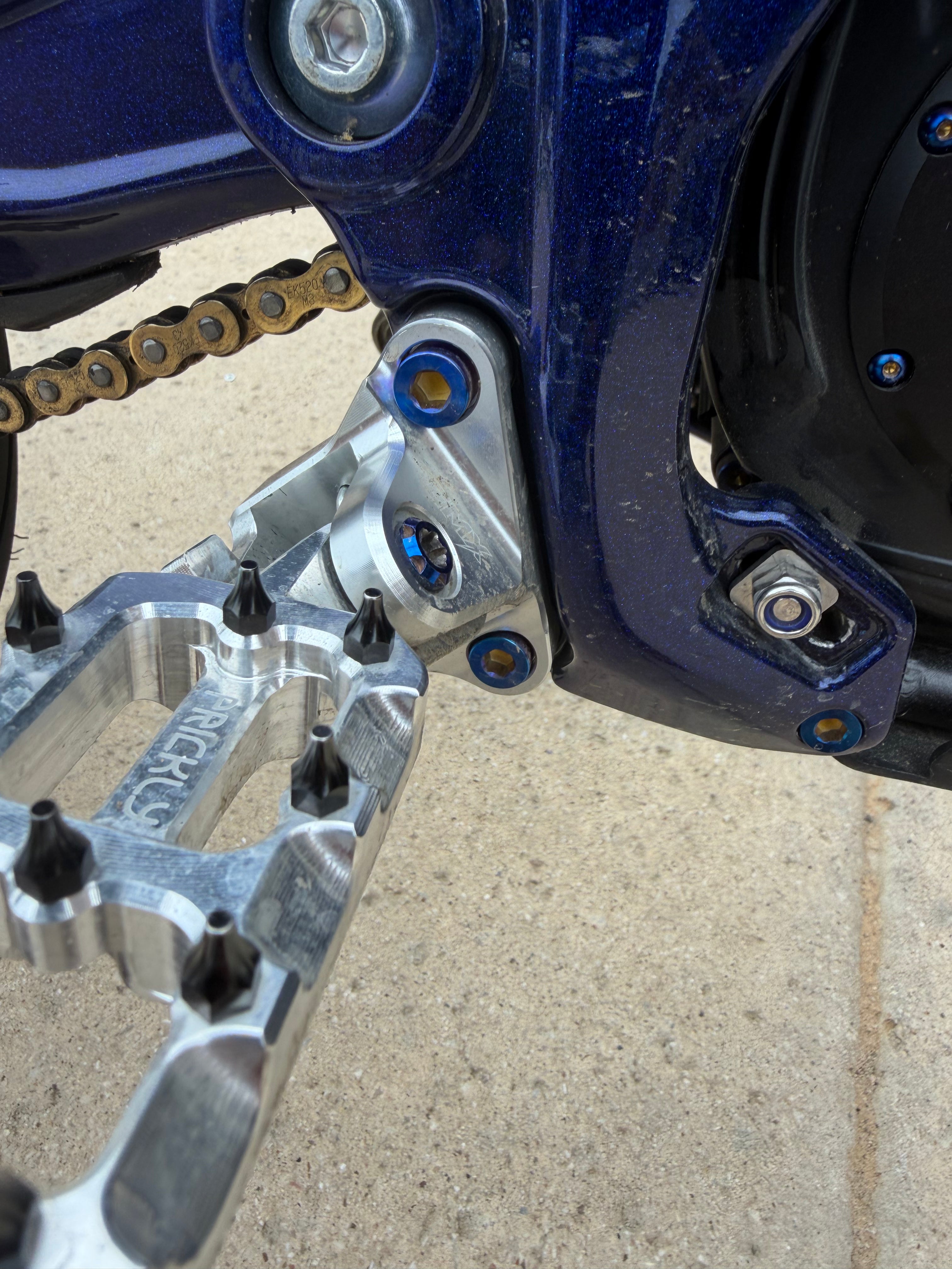 Titanium peg bracket bolts (all emoto)