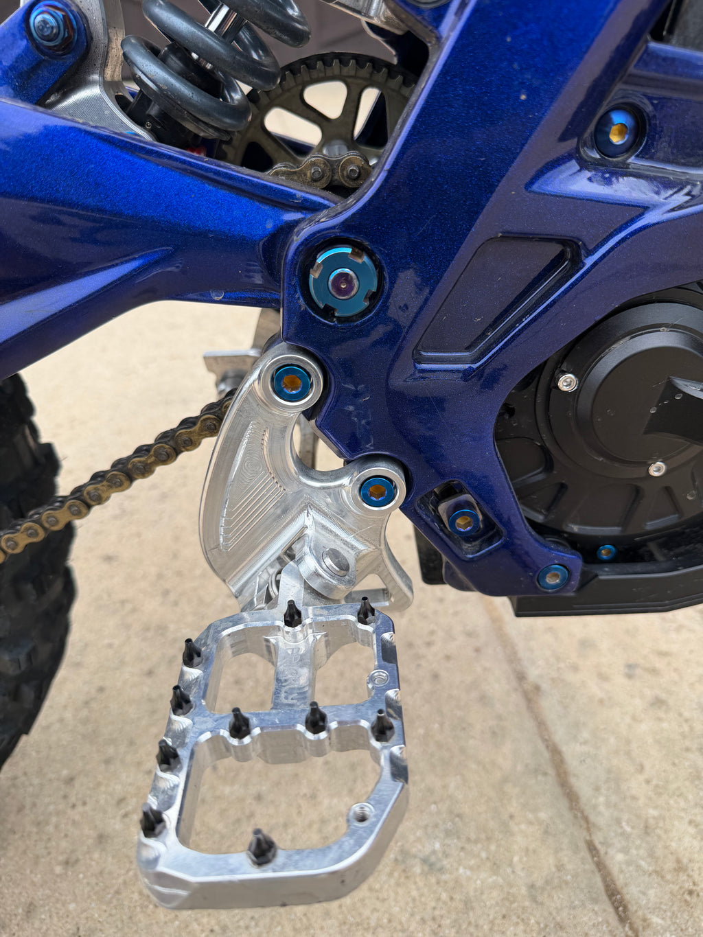 Titanium peg bracket bolts (all emoto)