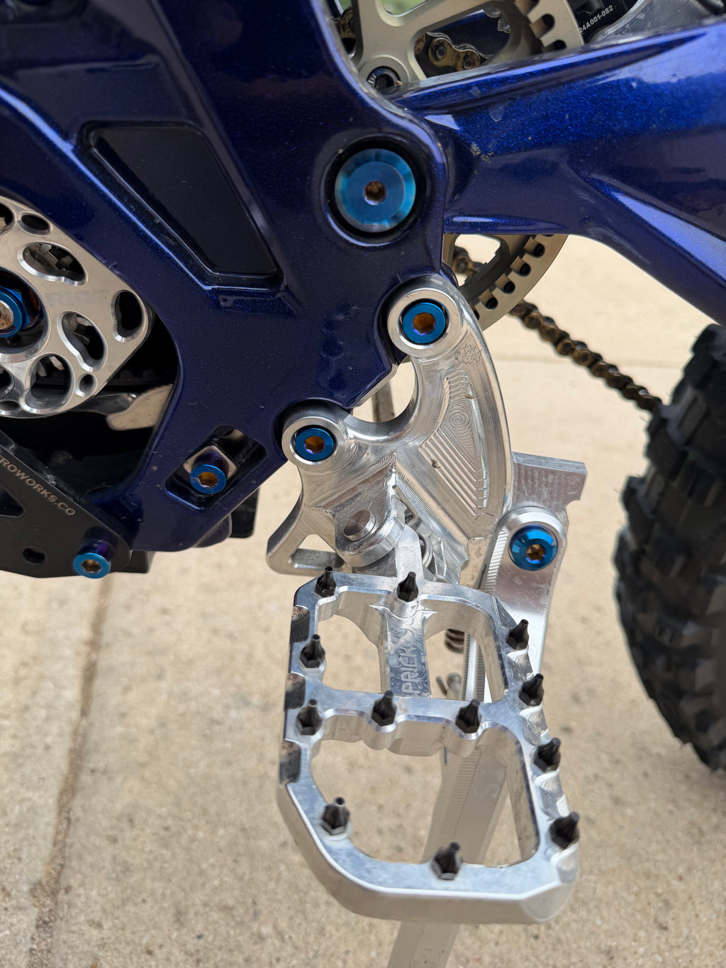 Titanium peg bracket bolts (all emoto)
