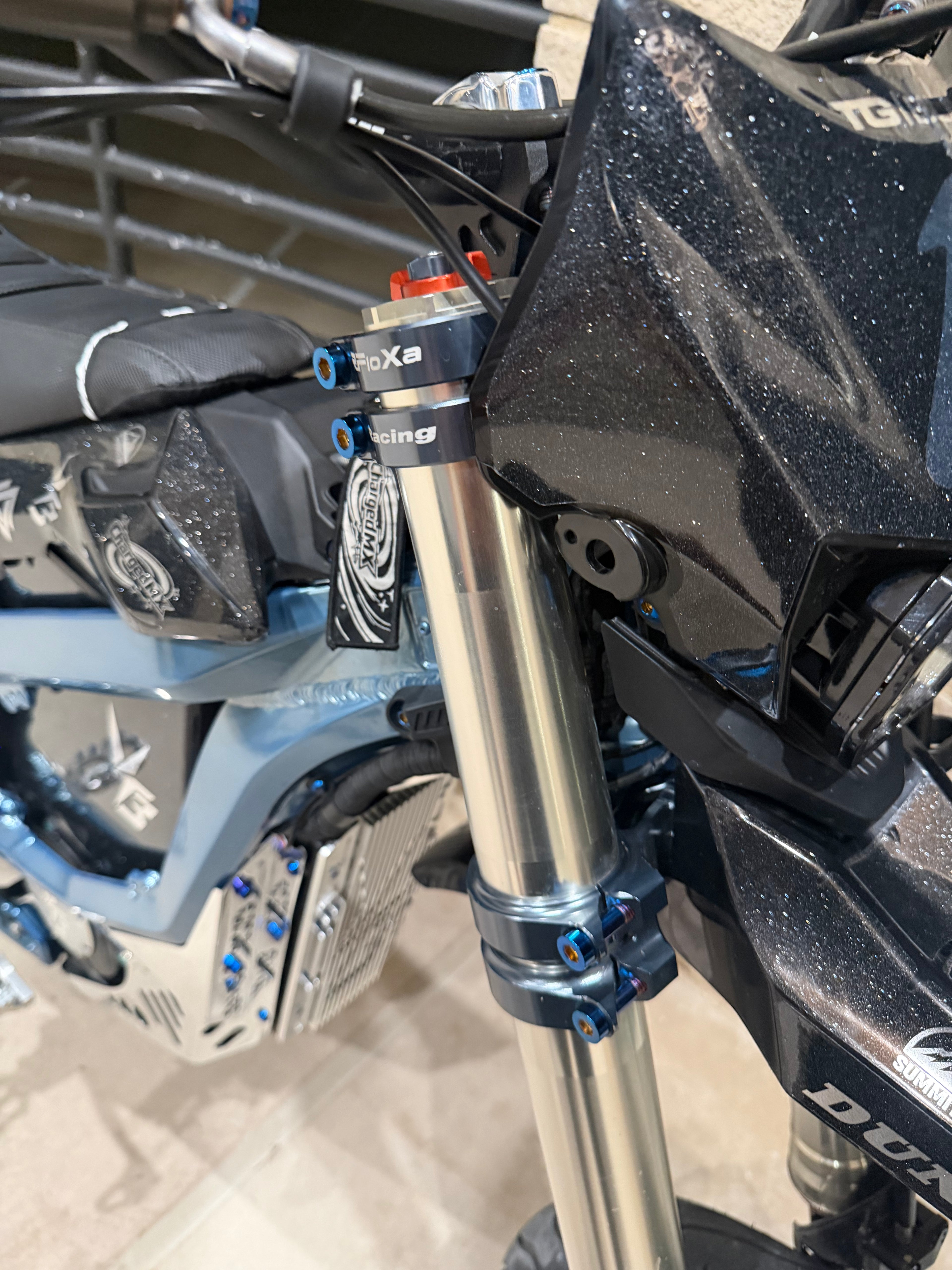 Rfloxa Ultra 43 Fork Titanium Kit/Bolts
